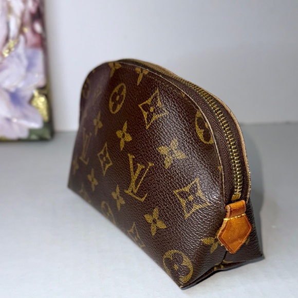 Louis Vuitton Demi Monogram Cosmetic pouch - Picture 3 of 11